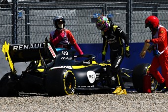 F1: Ricciardo nem tudja, miért ütközött