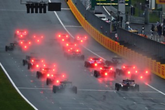 F1: Mindent boríthat az időjárás Ausztriában