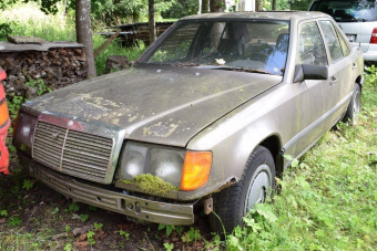 Beindul az öreg dízel-Mercedes, ami 16 évig állt elhagyva a szabadban?