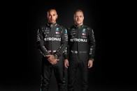 Így fest élőben a Mercedes fekete F1-ese 1