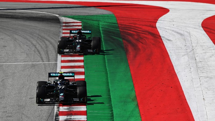 Mercedes: Túl keményen bántak Hamiltonnal 5 | Vezess Mercedes: Túl keményen bántak Hamiltonnal 5