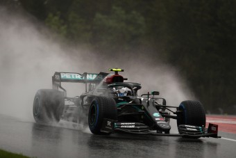 F1: Ezért verte el Hamilton Bottast