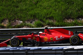 F1: Egy kör után Ferrari-kudarc, Leclerc bocsánatot kért