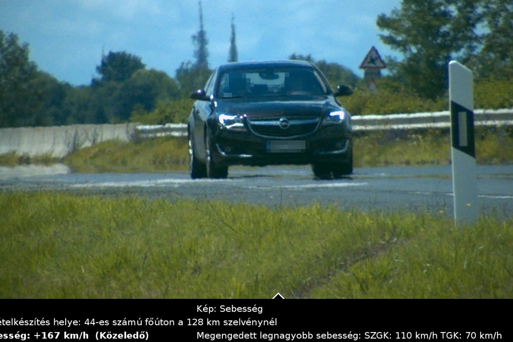 Rengeteg gyorshajtó futott bele a magyar rendőrök traffijába 1