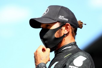 F1: Hamilton parancsot adott a rajongóinak 