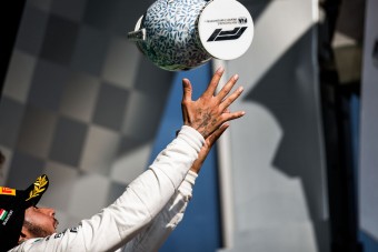 F1: Újabb Schumi-rekordot vihet Hamilton