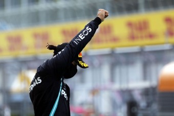 F1: Hamilton komoly figyelmeztetést kapott