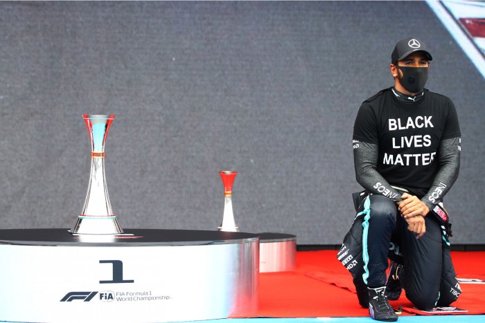 F1: Bohózatba fulladt a kiállás, Hamilton ideges 3