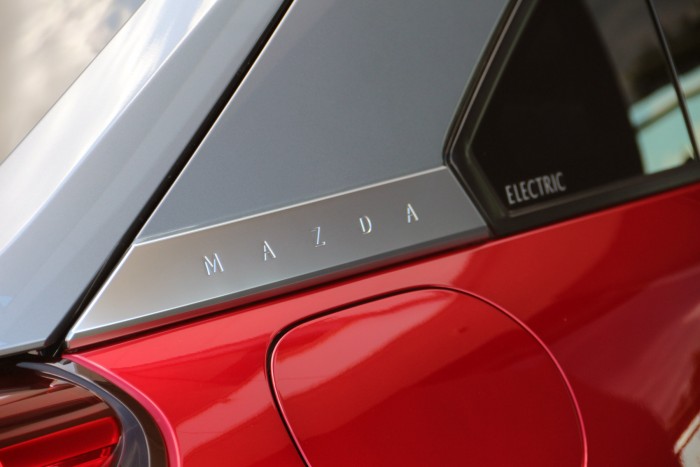 Marad a szívó benzines, de itt az elektromos Mazda is 12 Marad a szívó benzines, de itt az elektromos Mazda is 12