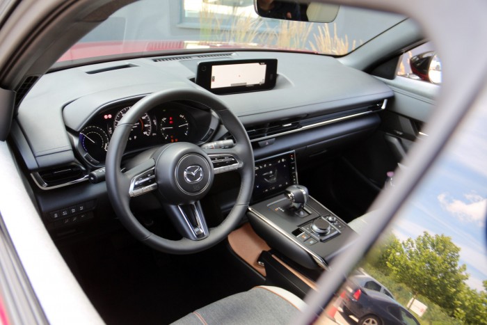 Marad a szívó benzines, de itt az elektromos Mazda is 9 Marad a szívó benzines, de itt az elektromos Mazda is 9