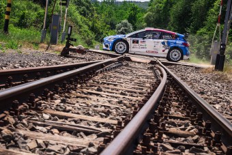 A fantasztikus négyes és a többiek