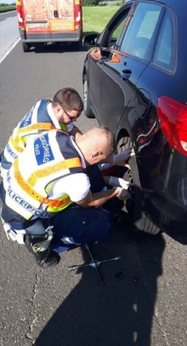 Megköszönték a rendőröknek a közúti ellenőrzést Borsodban 1