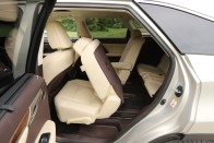 Luxus L-es kabátban – Lexus RX450hL 92
