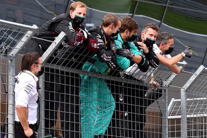 F1: Szobafogság a teljes csapatnak