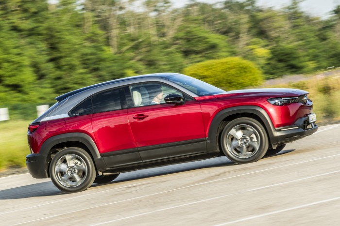 Marad a szívó benzines, de itt az elektromos Mazda is 10 Marad a szívó benzines, de itt az elektromos Mazda is 10