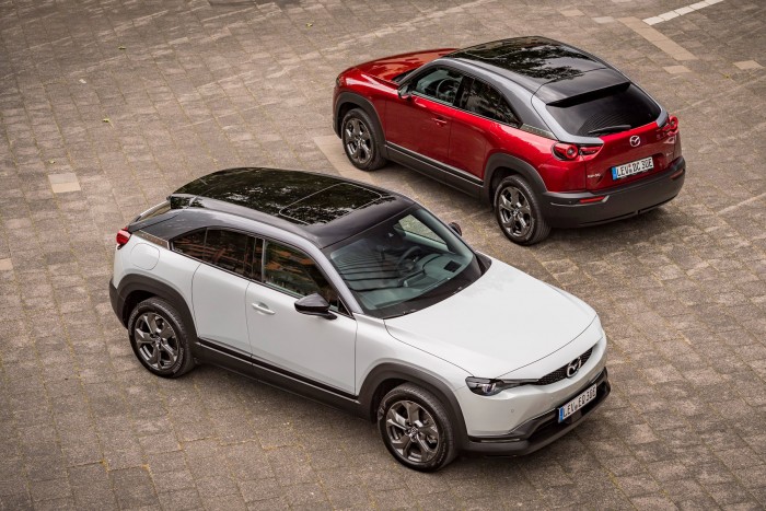 Marad a szívó benzines, de itt az elektromos Mazda is 1 Marad a szívó benzines, de itt az elektromos Mazda is 1