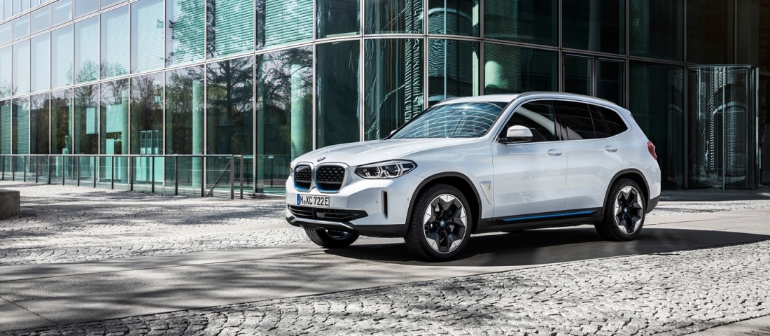 Hátsókerekes és 460 km-t megy el egy töltéssel a BMW iX3