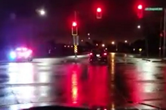 Bosszúból 49 piroson ment át volt barátja kocsijával