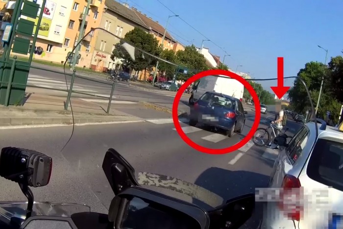 Motorra váltottak a pofátlan(tan)ító rendőrök