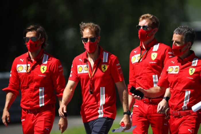 F1: A pálya mellett kempingeznek a világbajnokok