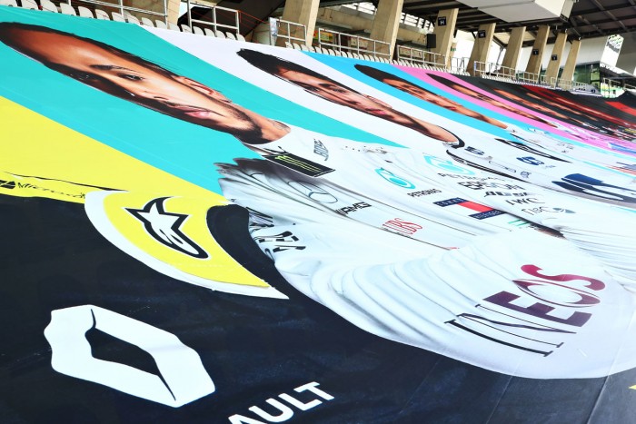 F1: Nem a pilótákat célozta Hamilton kirohanása