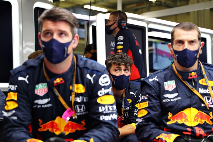 F1: Szobafogság a teljes csapatnak 3 | Vezess F1: Szobafogság a teljes csapatnak 3