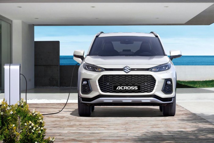 Új Suzuki szabadidő-autó, Toyota-hibriddel 7