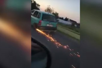 Nem véletlenül hányt szikrát ez az autó Mátészalkán