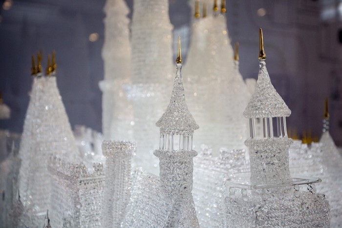 Összetörték a rekorder üvegszobrot 1