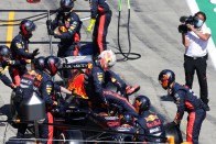 F1: Motorcsere a Williamsnél, Verstappenék megússzák 2