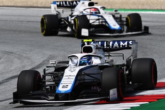 F1: Ez is eldőlt, a Williams sem cserél pilótát