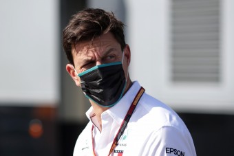 F1: A Merci-főnök is csak sajnálni tudja a Ferrarit