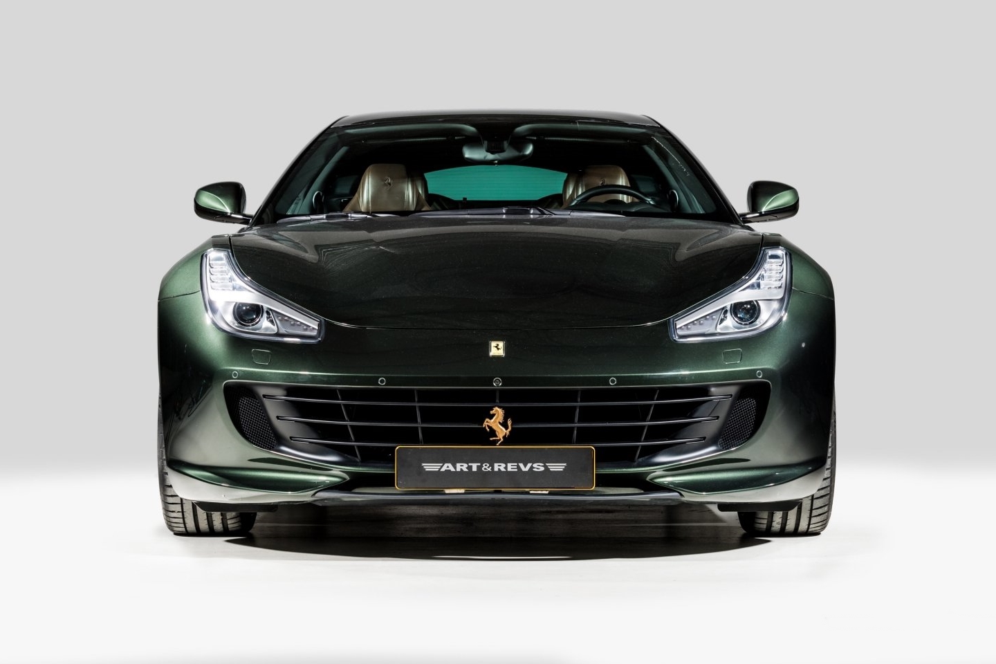 Páratlanul csodálatos az egyedi Ferrari GTC4 Lusso 13