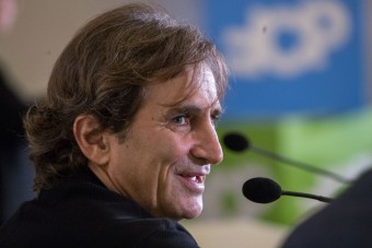 Új kórházba szállítják a versenyzőlegendát