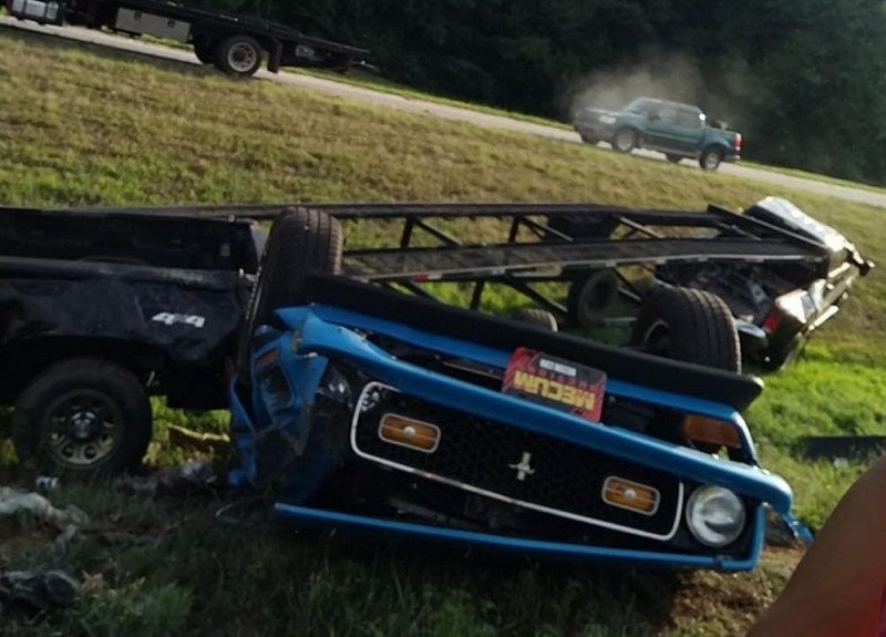 Szállítás közben tört össze ez a csodás veterán Mustang 1