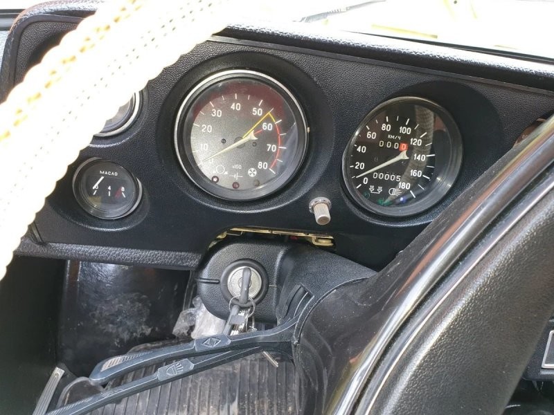 43 év alatt öt kilométert gurult egy Lada Niva, az ára ehhez méltó 5
