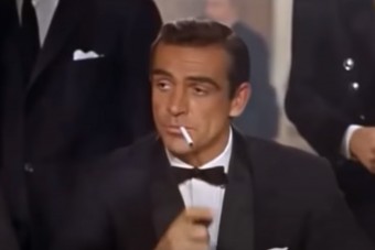 90 éves a legendás színész, aki koporsófényezőként kezdte