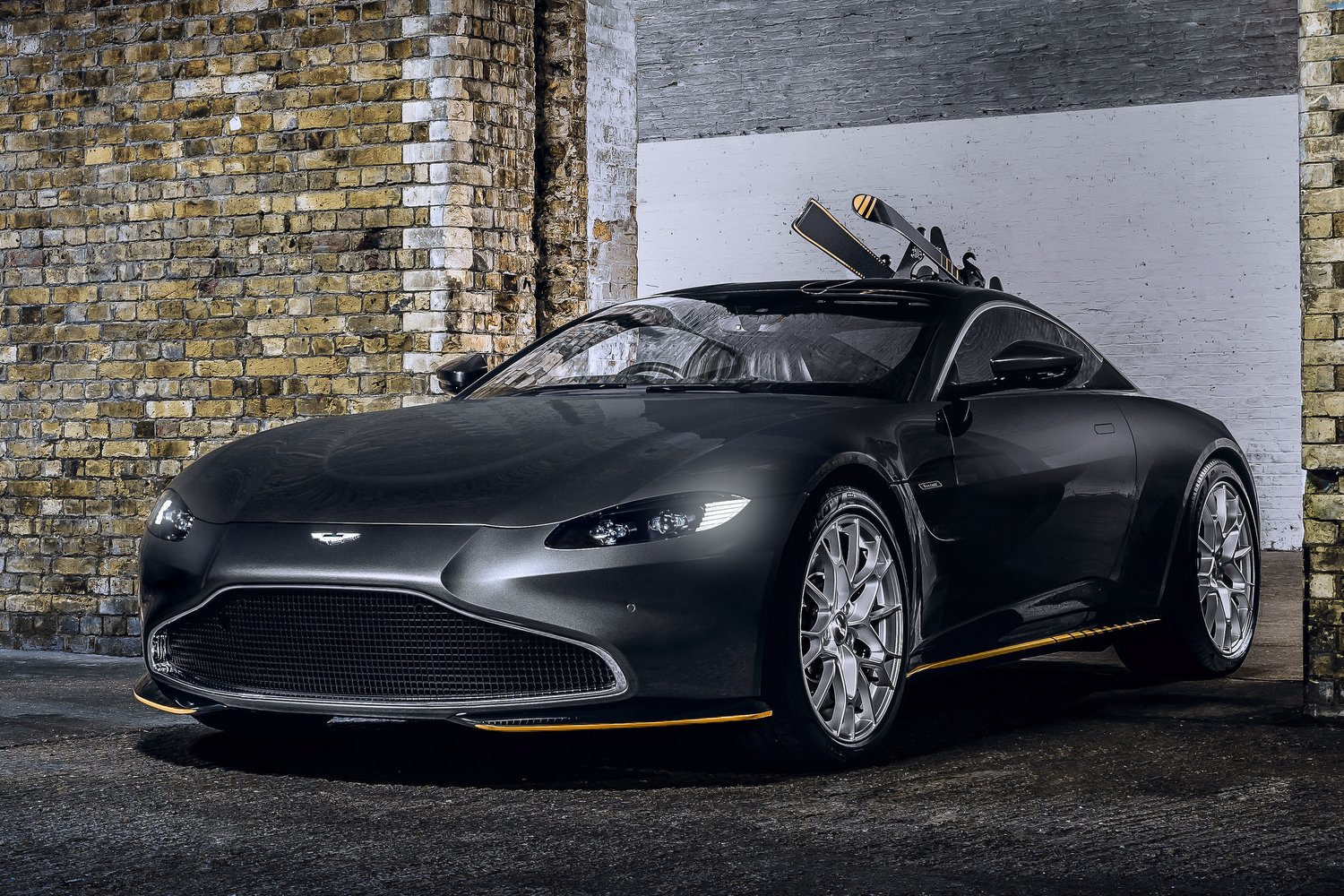 James Bond-autókat épített az Aston Martin 14