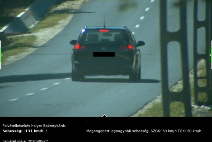 Elrepült a rendőrök előtt, 300 ezret fizet az opeles