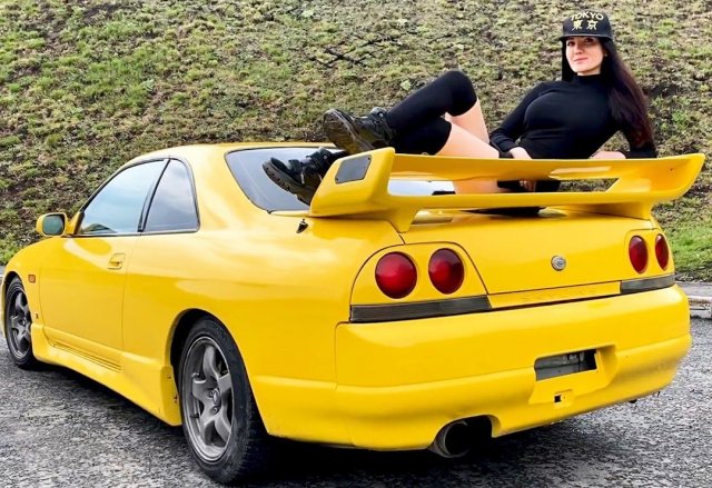 Anasztázia a világ egyik legszebb autószerelője, aki nem fél összepiszkolni magát 11