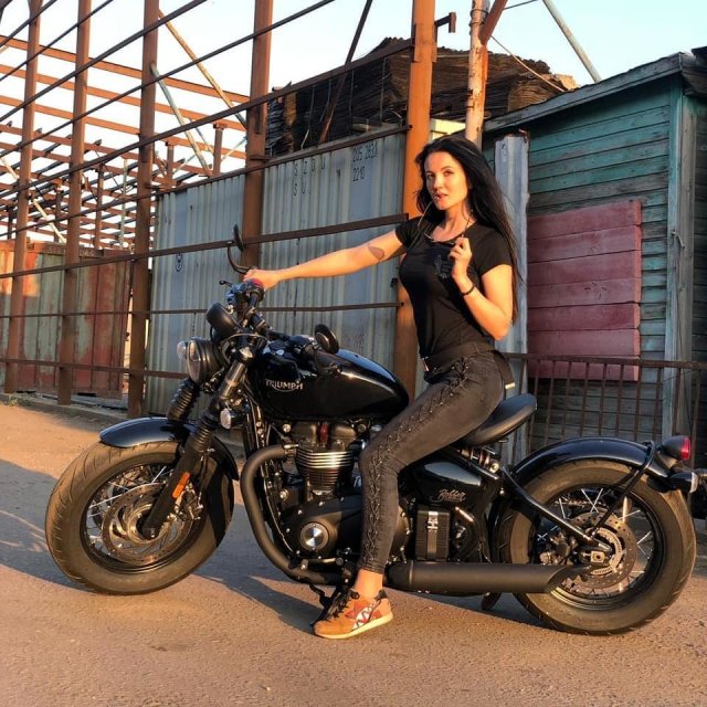 Anasztázia a világ egyik legszebb autószerelője, aki nem fél összepiszkolni magát 3