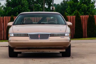 Sebességrekord, bőrfotelben