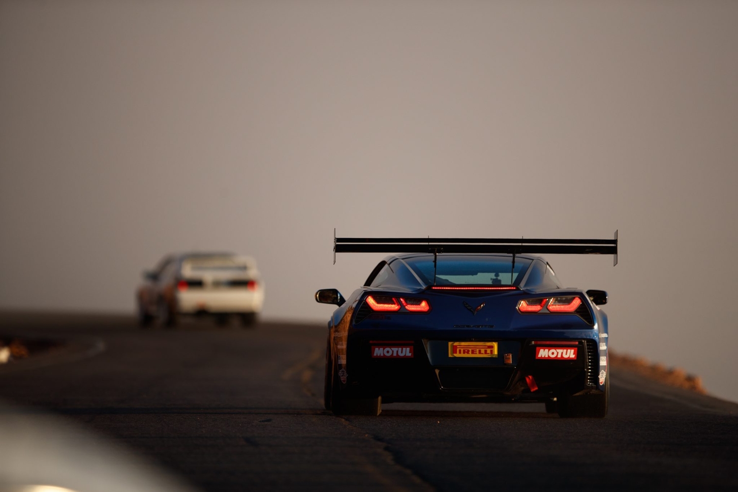 2017_chevrolet_corvette_z06_coupe_pikes_peak_1596584227b4945b67fa7b9f6207lc3_7790-scaled | Vezess | Vezess