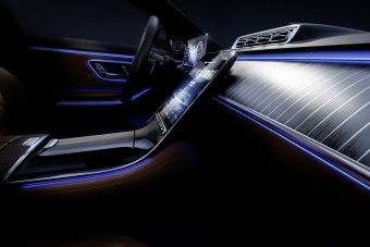 Technológiai erődemonstráció lesz a Mercedes S-osztály utastere