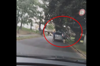 Ez az eset mutatja, miért kell komolyan venni a magasságkorlátozó táblákat