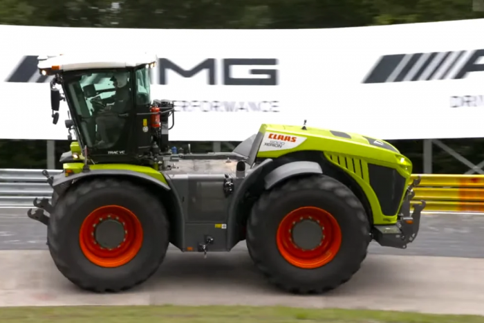 500 lóerős traktor döntött rekordot a Nürburgringen