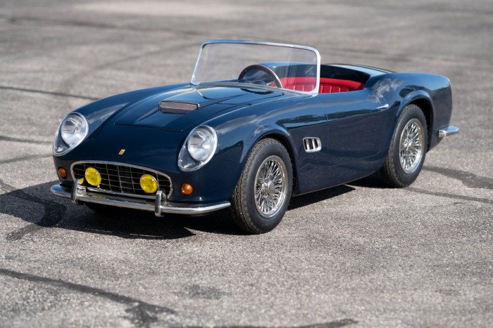 Egy vagyont ér ez a falatnyi Ferrari 8