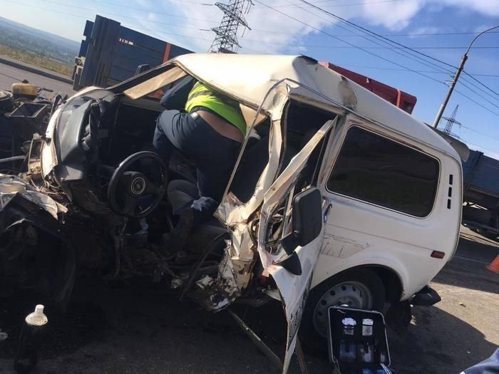 Ketten nagyon részegen egy lopott Nivában, mi baj lehet? 1