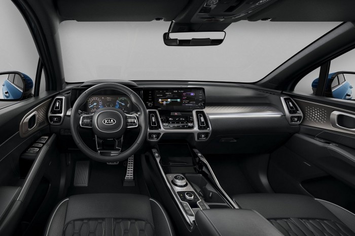 Konnektoros hibriddel erősít a Kia óriás-terepjárója 7