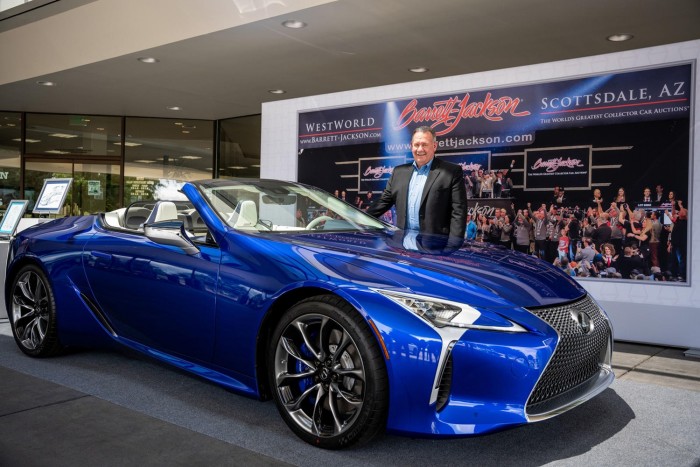 Több mint 600 milliót fizettek ki az első Lexus LC 500 kabrióért